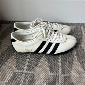 Adidas Tokyo Women’s White and Black Sneakers NIB